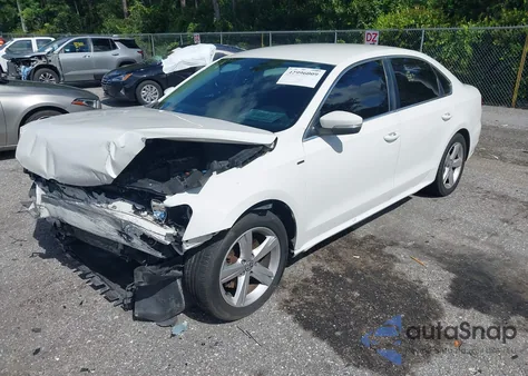 2014 Volkswagen Passat 1.8T Wolfsburg Edition from USA, damaged, VIN 1VWAS7A37EC042622